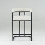Lot de 2 tabourets de bar rembourrés en tissu, tabourets de bar hauteur comptoir avec dossier courbé, chaise de salle à manger avec cadre et accoudoirs en métal