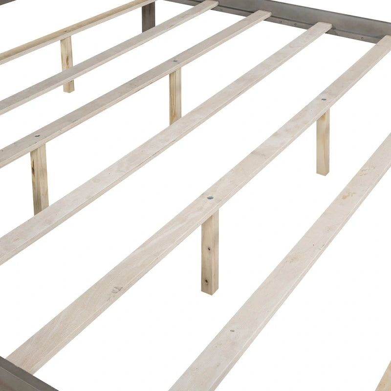 Lit plateforme à baldaquin en pin avec tête de lit, pieds de support, finition délavée