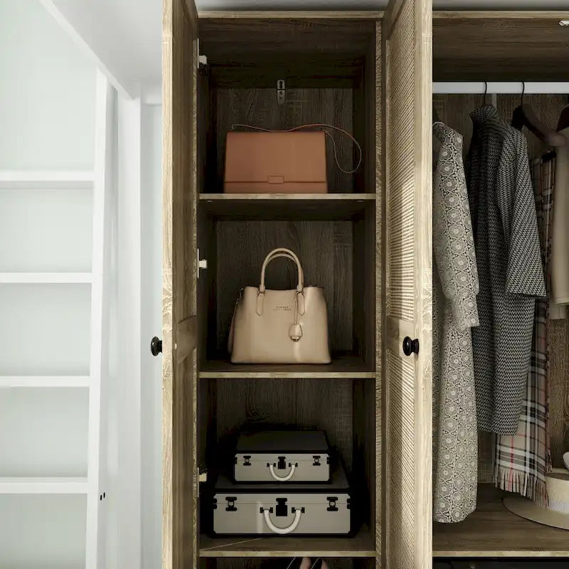 Armoire en bois au charme naturel - Design en rotin respirant Grand espace de rangement
