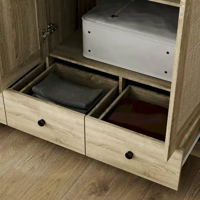 Armoire en bois au charme naturel - Design en rotin respirant Grand espace de rangement