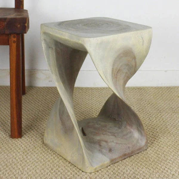 Tabouret torsadé en bois sculpté à la main 12x12x18" Finition huilée grise