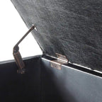 Banc de rangement capitonné noir avec revêtement en similicuir et pieds en bois tournés, Banc Ottoman de rangement